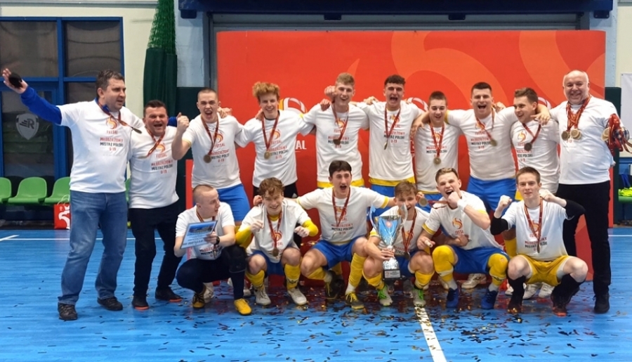 ZŁOTY BLASK GWIAZDY NA MŁODZIEŻOWYCH MISTRZOSTWACH POLSKI W FUTSALU W KATEGORII U19